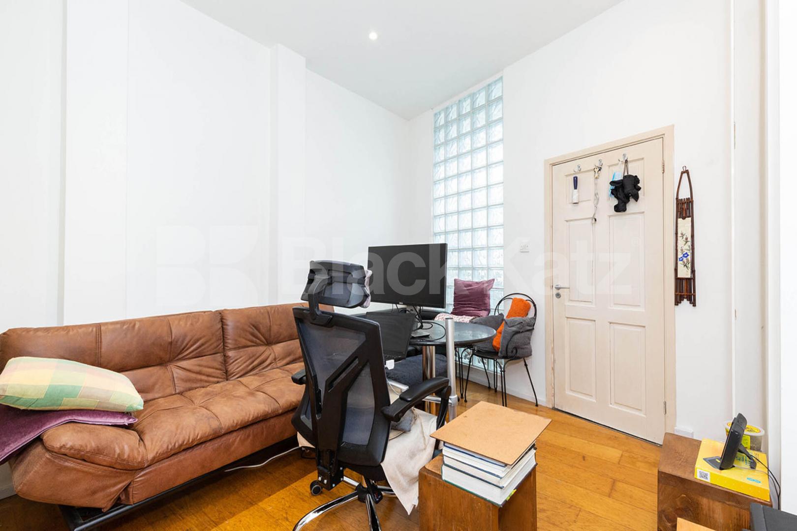 Ground Floor 1 bedroom property with patio located in the heart of Muswell Hill Pages Lane, Muswell Hill